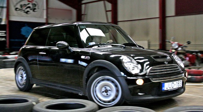 Teszt: Mini Cooper S JCW 32