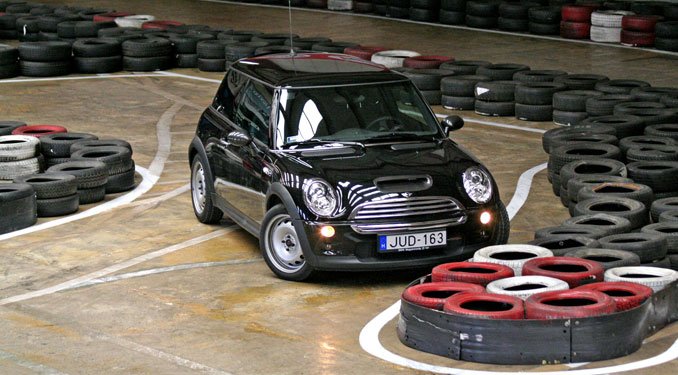 Teszt: Mini Cooper S JCW 35