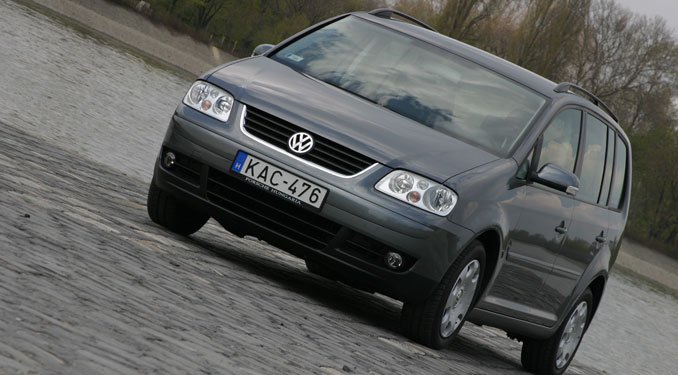 Teszt: VW Touran 1.4 TSI 32