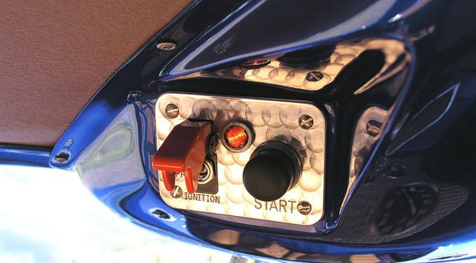 Érdekes, látványos megoldást alkalmaztak a gyújtáskapcsolónál