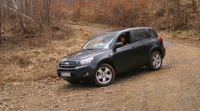 Teszt: Toyota RAV4 X 2.2 D-4D 20