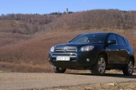 Teszt: Toyota RAV4 X 2.2 D-4D 68