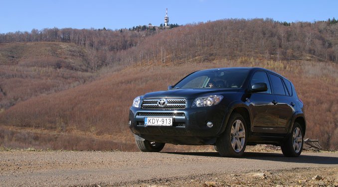 Teszt: Toyota RAV4 X 2.2 D-4D 23