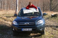 Teszt: Toyota RAV4 X 2.2 D-4D 69