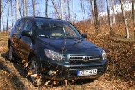 Teszt: Toyota RAV4 X 2.2 D-4D 72