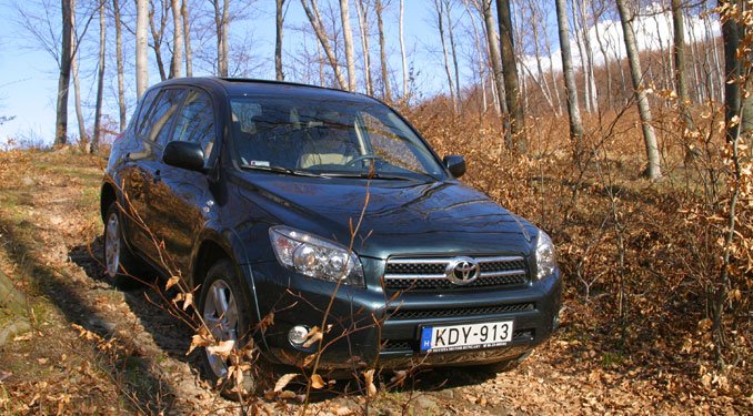 Teszt: Toyota RAV4 X 2.2 D-4D 27