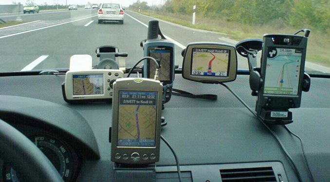 A csapatosan támadó GPS-ek már valóban elvonhatják a vezető figyelmét