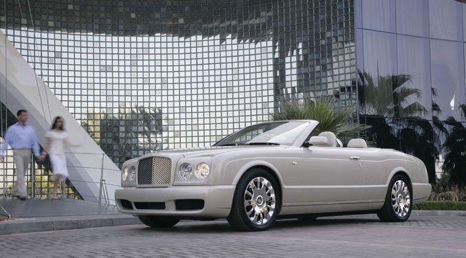 Több  a luxuskocsi hazánkban