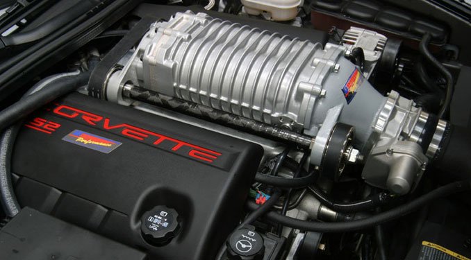Kompresszorral növelik a V8-as motorok teljesítményét