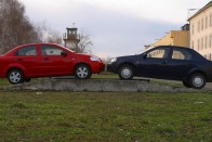 Teszt: Chevrolet Aveo 1.2 – Dacia Logan 1.4 62