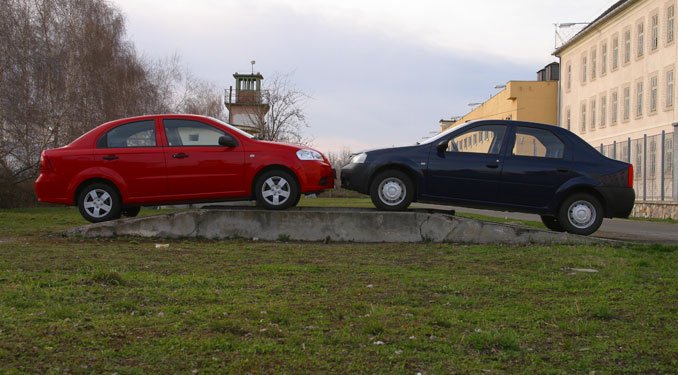 Teszt: Chevrolet Aveo 1.2 – Dacia Logan 1.4 24