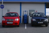 Teszt: Chevrolet Aveo 1.2 – Dacia Logan 1.4 72