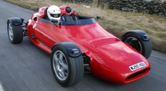 Cosworth motoros koporsó