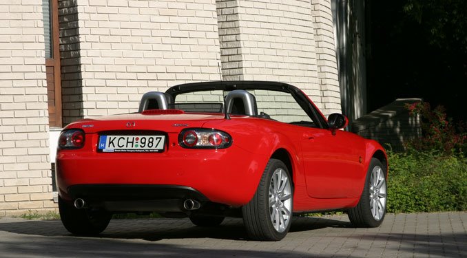 /Galeria/Tesztautok/Mazda/MX5_20_sport//IMG_4041.jpg