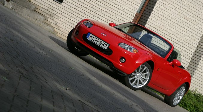 /Galeria/Tesztautok/Mazda/MX5_20_sport//IMG_4001.jpg