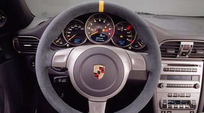 Invázióra készül a Porsche 11