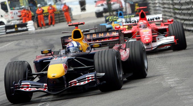 Coulthard jövőre is maradhat?