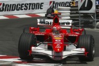 Michael Schumacher  17 helyet javított