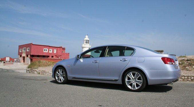 Vezettük: Lexus GS 450h 28