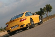 Vezettük: Porsche 911 Turbo 79