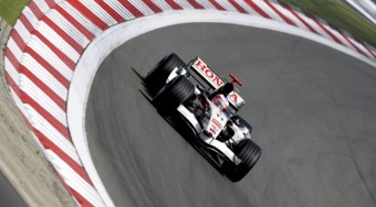 Új motorral győzne a Honda