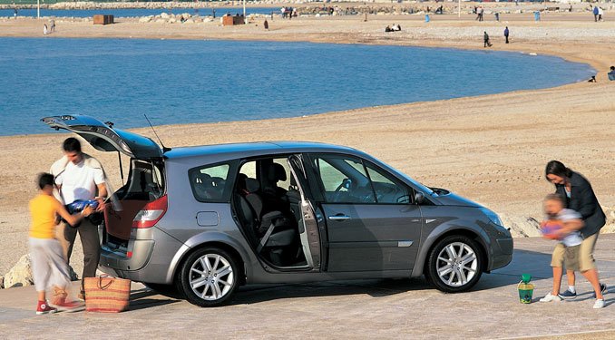 Sok feladatra adekvát válasz egy egyterű, mondjuk a Grand Scénic