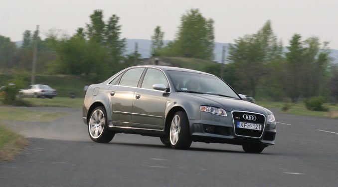 Teszt: Audi RS4, Focus ST, Astra OPC 36