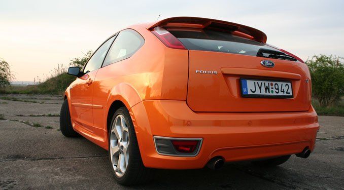 Teszt: Audi RS4, Focus ST, Astra OPC 64