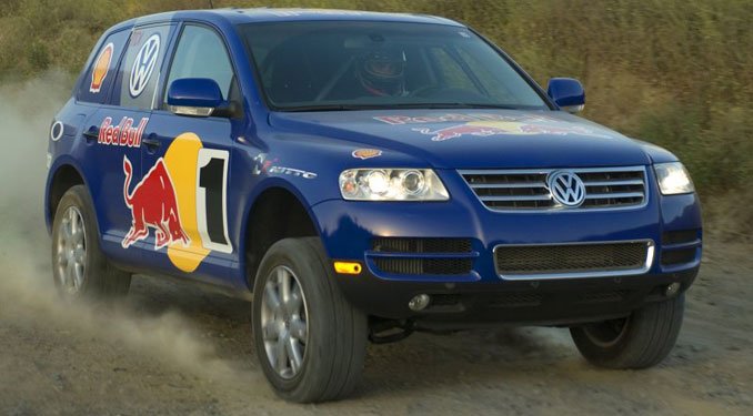 310 lóerős, V10-es TDI motorral indulnak a Touaregek