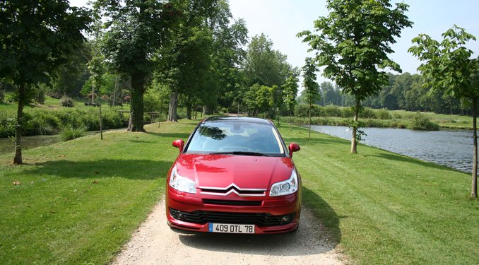 Vezettük: Citroën C4 és C5 2006 35