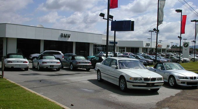 Büntetnék a külföldi használt autókat