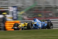 F1: Alonso tönkreverte a mezőnyt