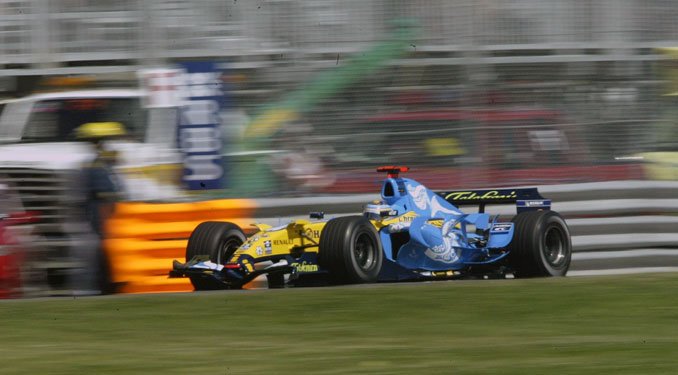 F1: Alonso tönkreverte a mezőnyt