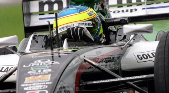 Baumgartner újra pályán