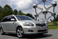 Vezettük: Toyota Avensis 2007 28