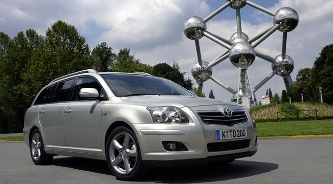 Vezettük: Toyota Avensis 2007 12