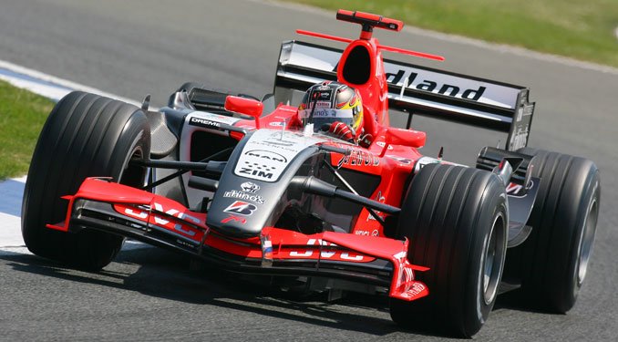 F1: Alonsoé a pole Silverstone-ban 7