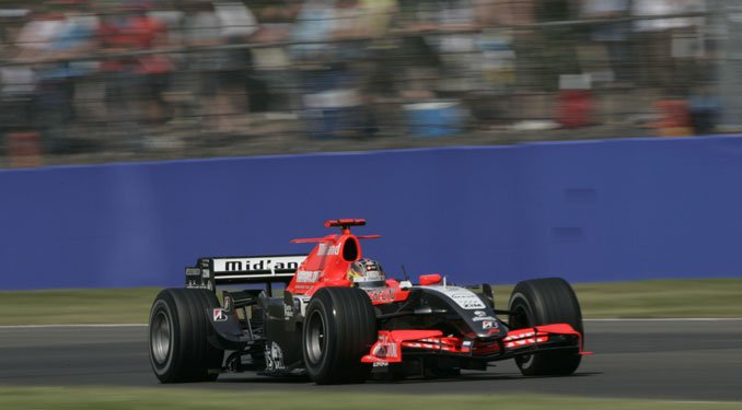 F1: Alonsoé a pole Silverstone-ban 9