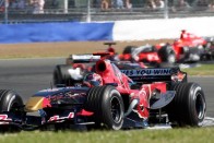 F1: Alonsoé a pole Silverstone-ban 32