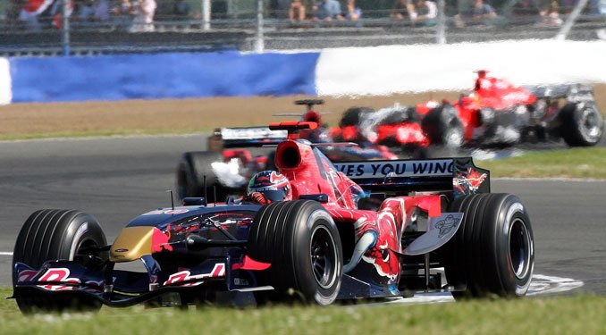 F1: Alonsoé a pole Silverstone-ban 12