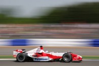 F1: Alonsoé a pole Silverstone-ban 37