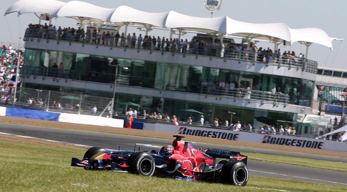 F1: Unalmas Alonso győzelem Angliában 11