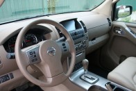 Teszt: Nissan Pathfinder 4.0 36