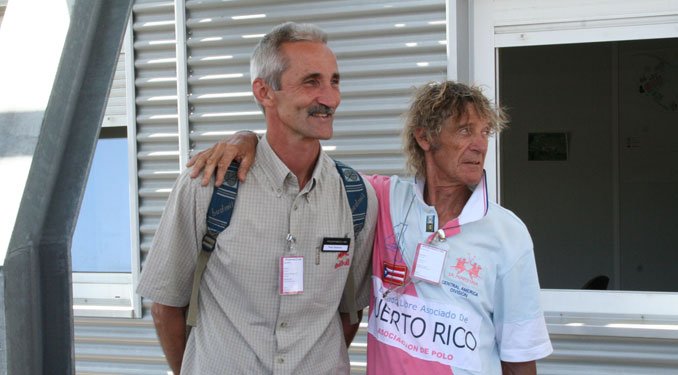 Ő Arturo Merzario, aki anno kihúzta Niki Laudát az égő F1-es autóból