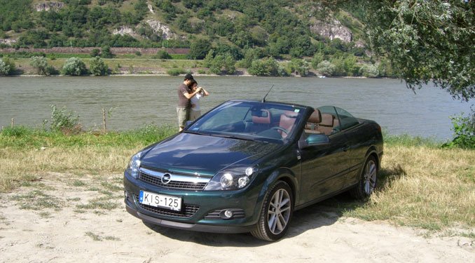 Teszt: Opel Astra TwinTop 1.9 CDTI 9