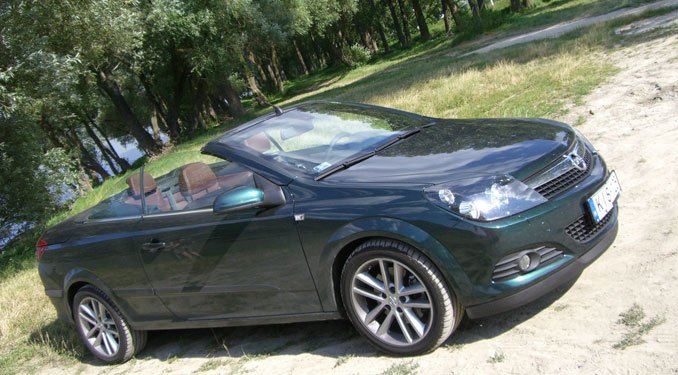 Teszt: Opel Astra TwinTop 1.9 CDTI 11