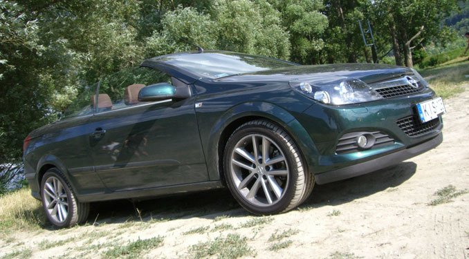 Teszt: Opel Astra TwinTop 1.9 CDTI 12