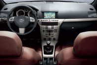Teszt: Opel Astra TwinTop 1.9 CDTI 40
