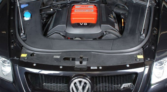 280-nal száguld a kompresszoros Touareg