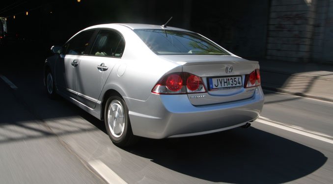 Teszt: Toyota Prius – Honda Civic Hybrid 17